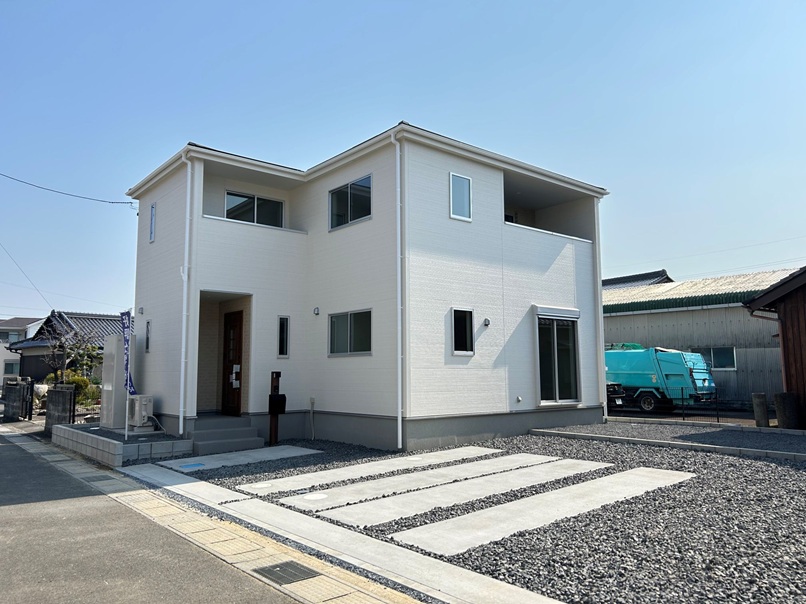 鈴鹿市東玉垣町　新築戸建　全2棟　【3月完成】2,280万円～☆価格改定しました◆毎週土日オープンハウス開催◆１号棟　現在商談中です