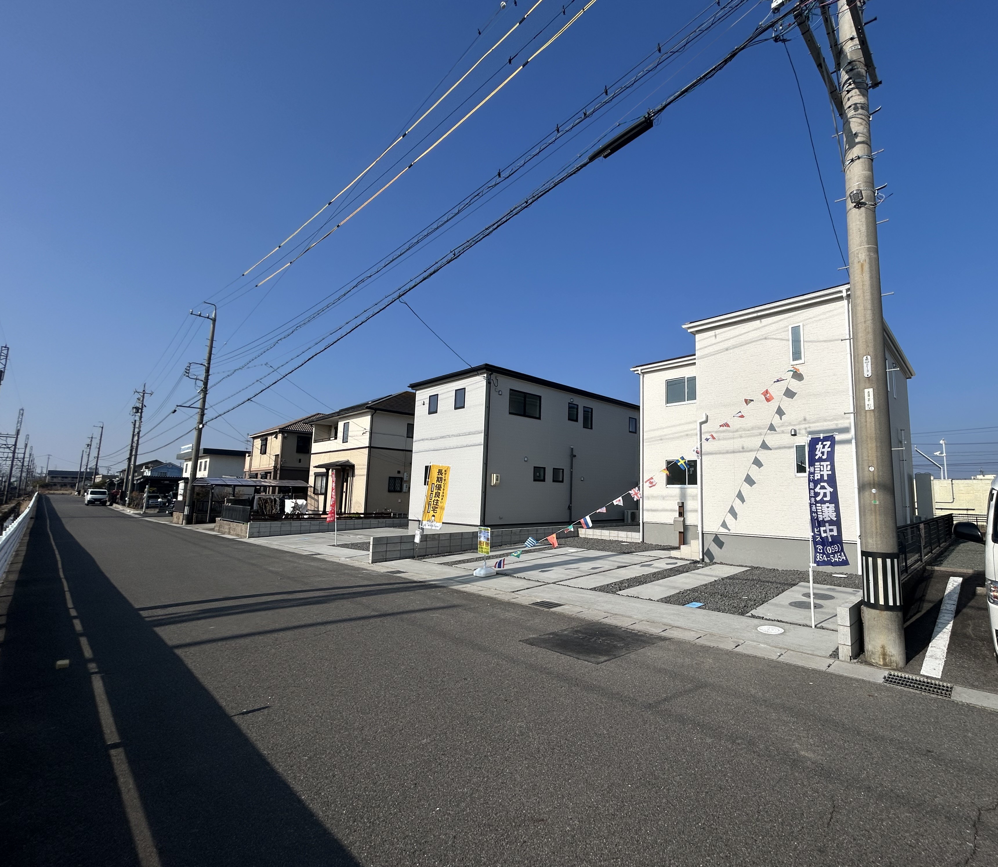 鈴鹿市磯山３丁目　新築戸建　全２棟　2280万円（税込）～　【今週土日　オープンハウス開催】