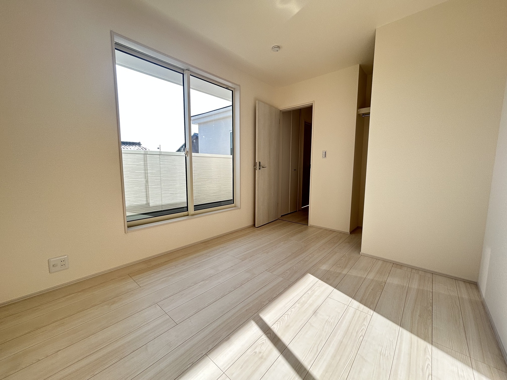 鈴鹿市東磯山３丁目　新築戸建　全１棟　2380万円　４ＬＤＫ