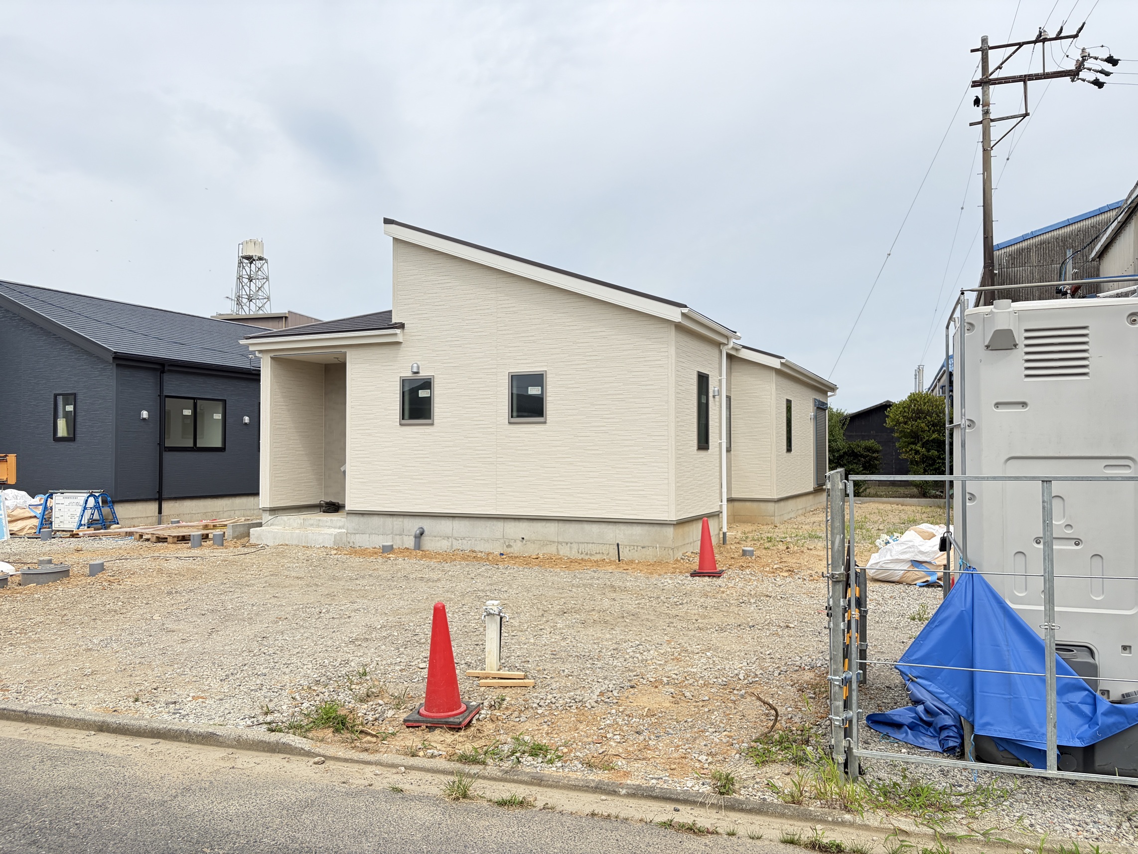 津市白塚町 新築戸建 全2棟 4LDK 2,430万円~ 【1号棟 現在商談中です】
