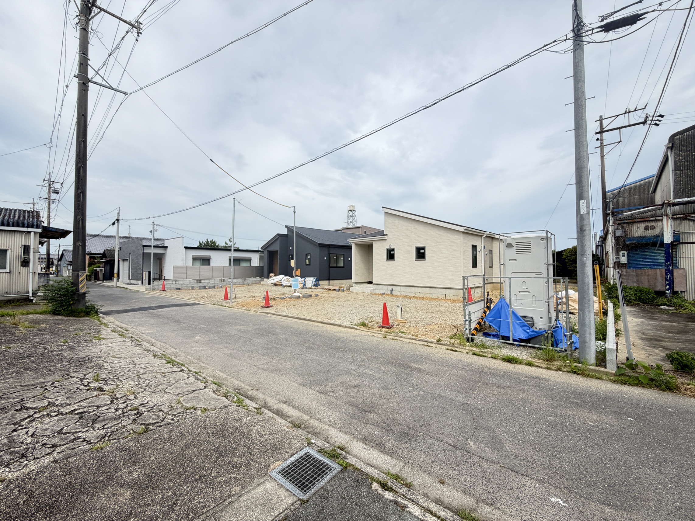 津市白塚町 新築戸建 全2棟 4LDK 2,430万円~ 【1号棟 現在商談中です】